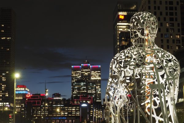 Ecole-Creativite-FGagnon-MTL-Couleurs-Nocturnes-A2026-Homme-Centre-Ville Ecole-Creativite-FGagnon-MTL-Couleurs-Nocturnes-A2026-Homme-Centre-Ville